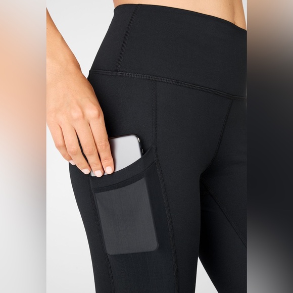 Fabletics NWT RARE Mila High-Waisted Pocket Legging PowerHold Short 3/4 XL 12-14 - Picture 4 of 12